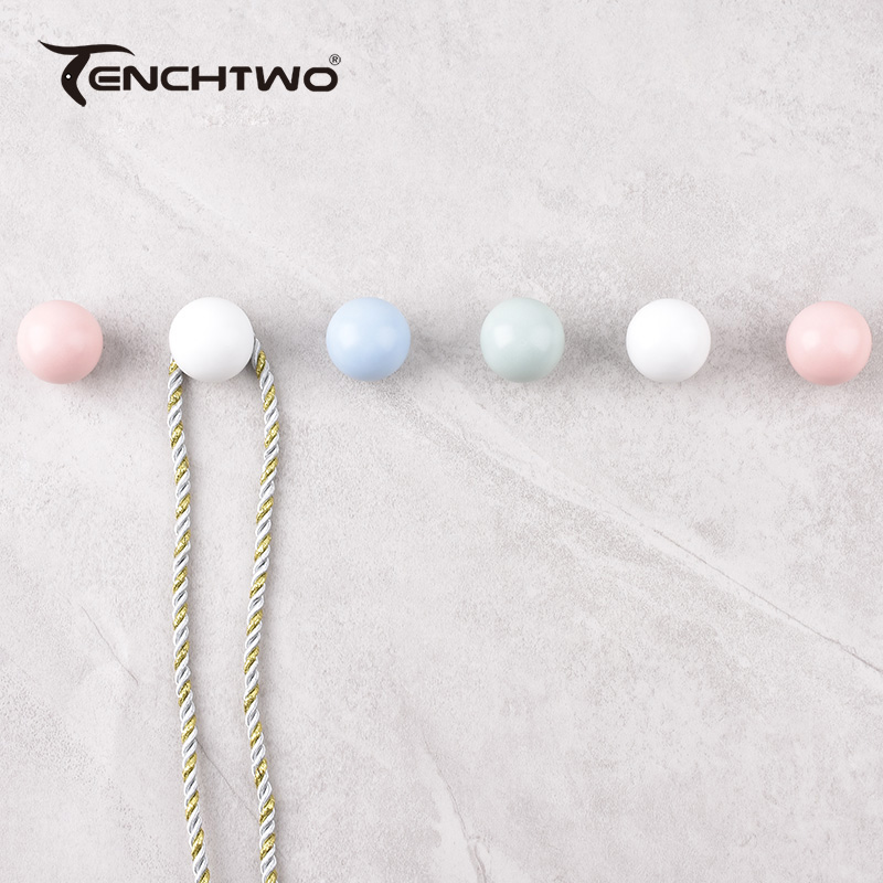 Gancio rotondo in ceramica gan - Kitchen Queen recensione e prezzo